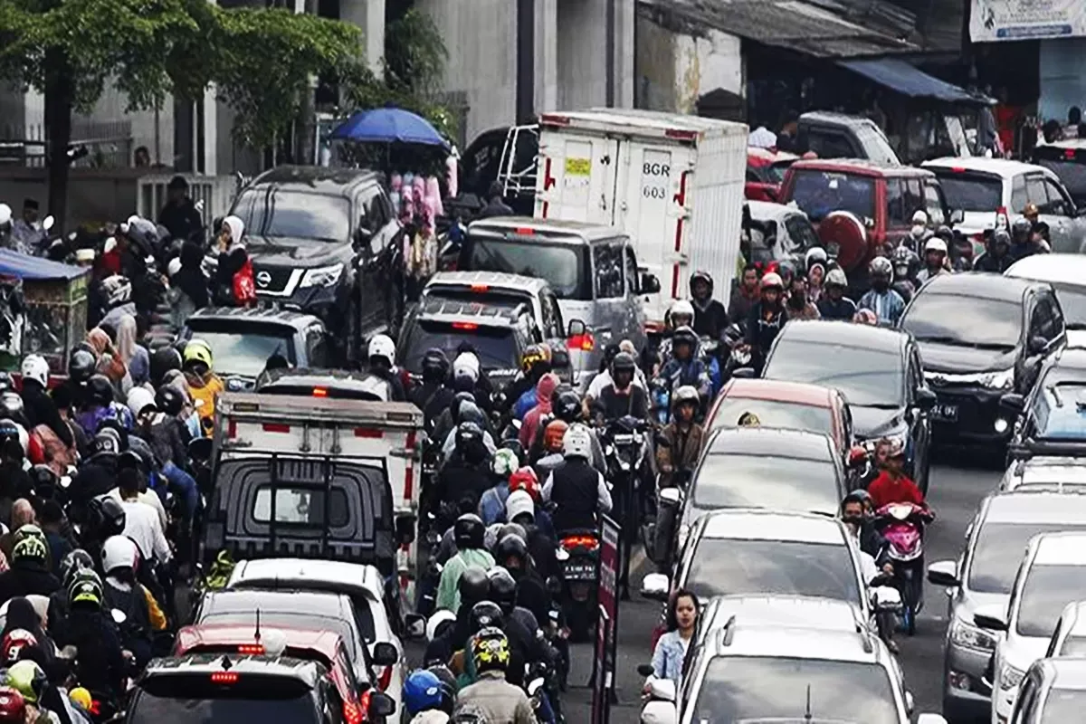 Bukan karena Kunjungan Macron, Ternyata Ini Penyebab Jakarta Macet Parah