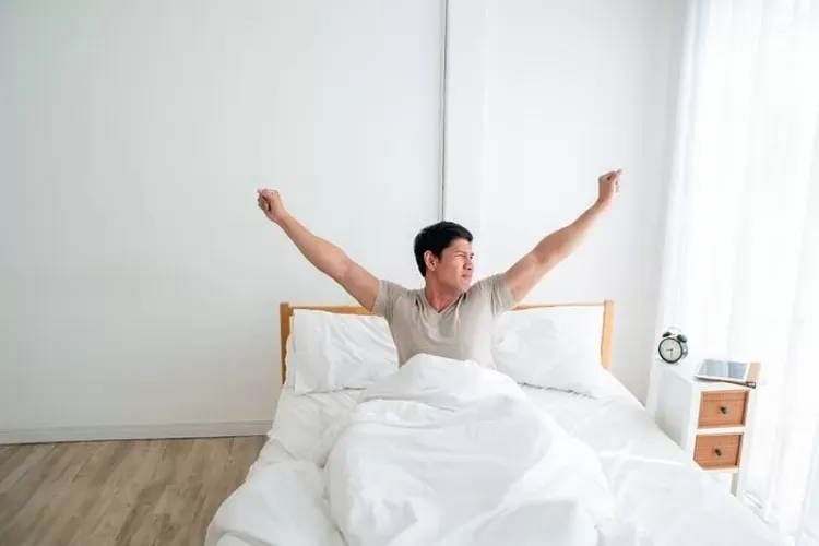 Anak Muda Coba Rutinitas Pagi Sehat yang Mudah Dilakukan Ini