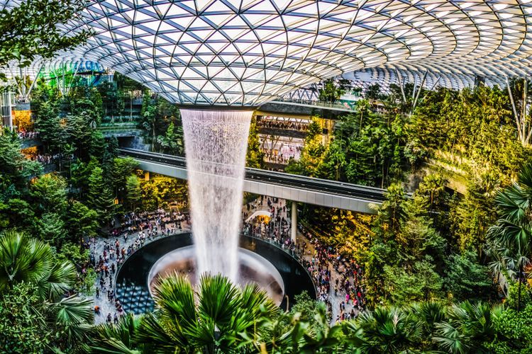 Turis Inggris Tepergok Mencuri di Bandara Changi