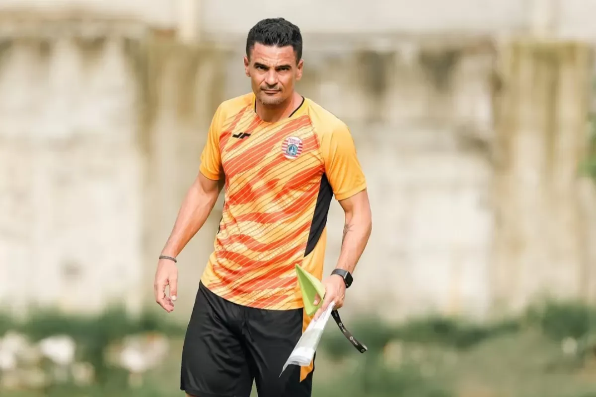 Persija Resmi Pecat Carlos Pena, Kini Ricky Nelson Jadi Pelatih Sementara