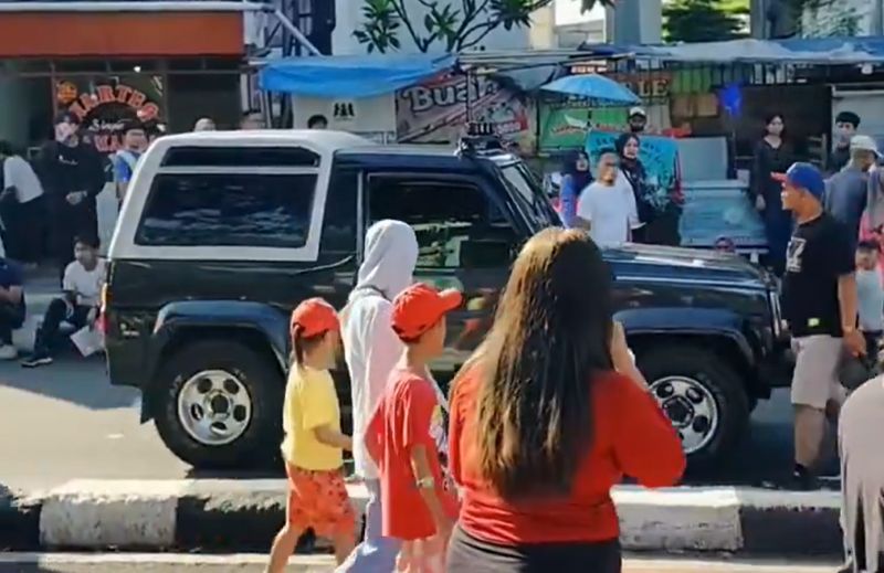 Dikepung Warga! Mobil Masuk Jalur CFD Depok Jadi Viral, Kenapa Sih?