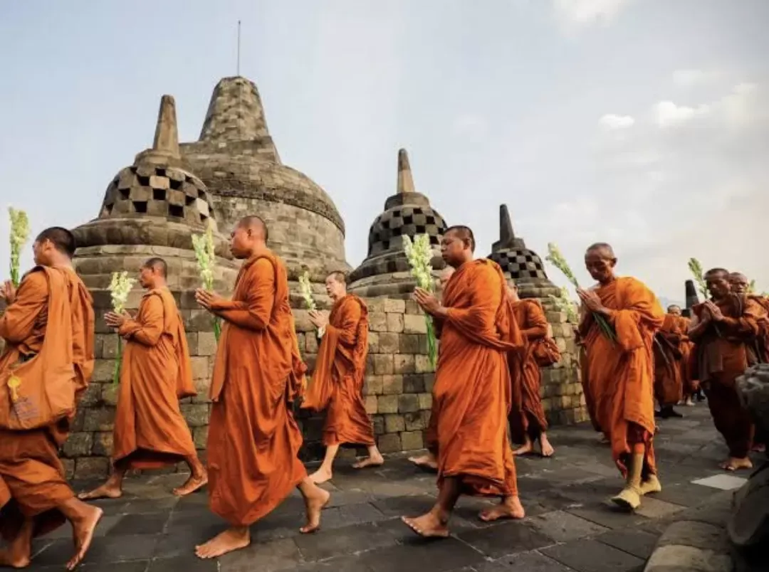 Waisak Lebih dari Sekadar Ritual, Ini Cara Hidup Penuh Kesadaran