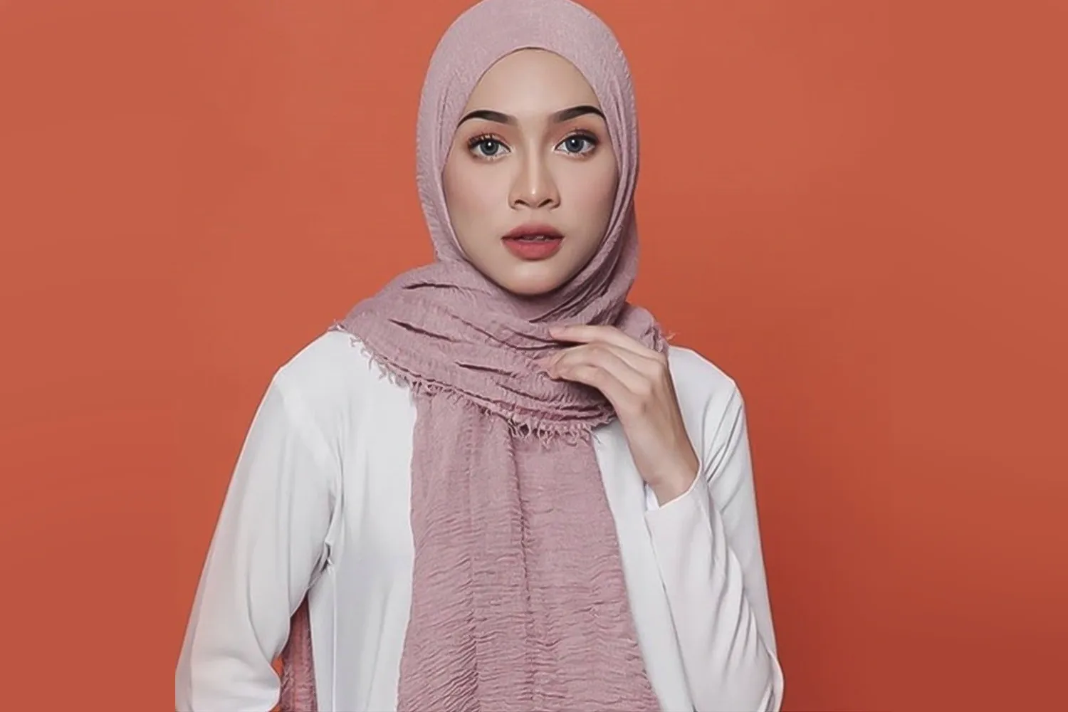 Tips Padu Padan Hijab Kekinian yang Tetap Sopan dan Trendi
