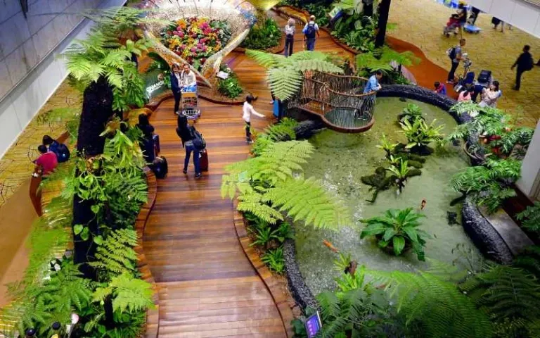 Turis Inggris Ketahuan Nyuri Barang Senilai Rp37 Juta di Bandara Changi