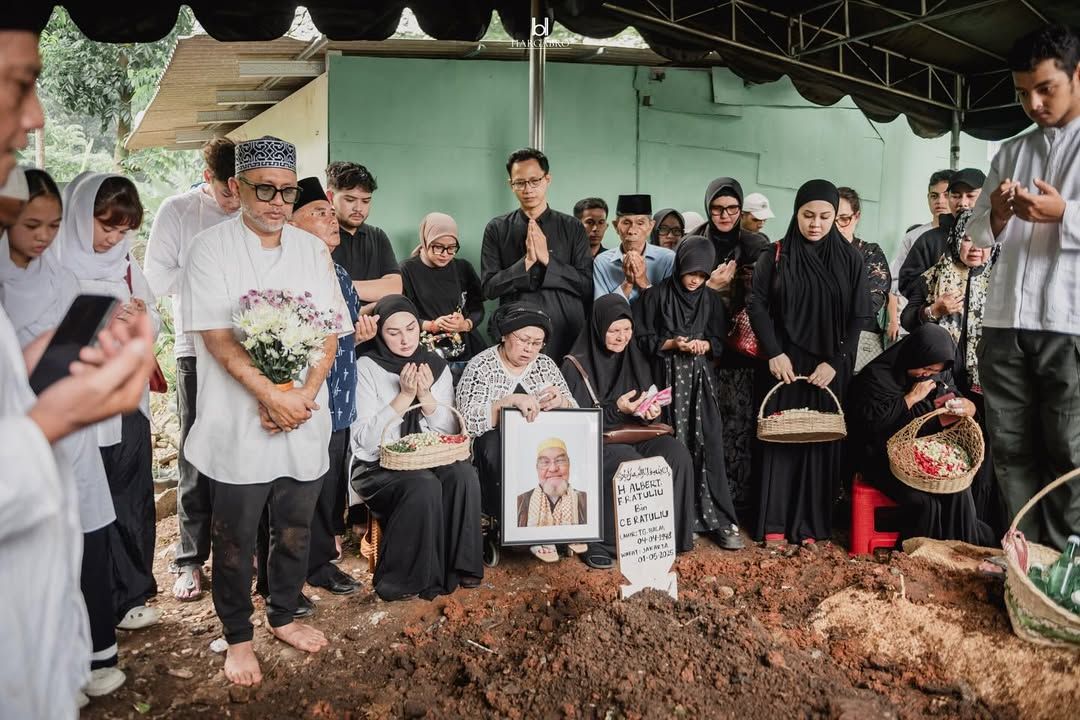 Kenangan Mona Ratuliu: Sang Ayah dan Kekuatan Salat Tepat Waktu