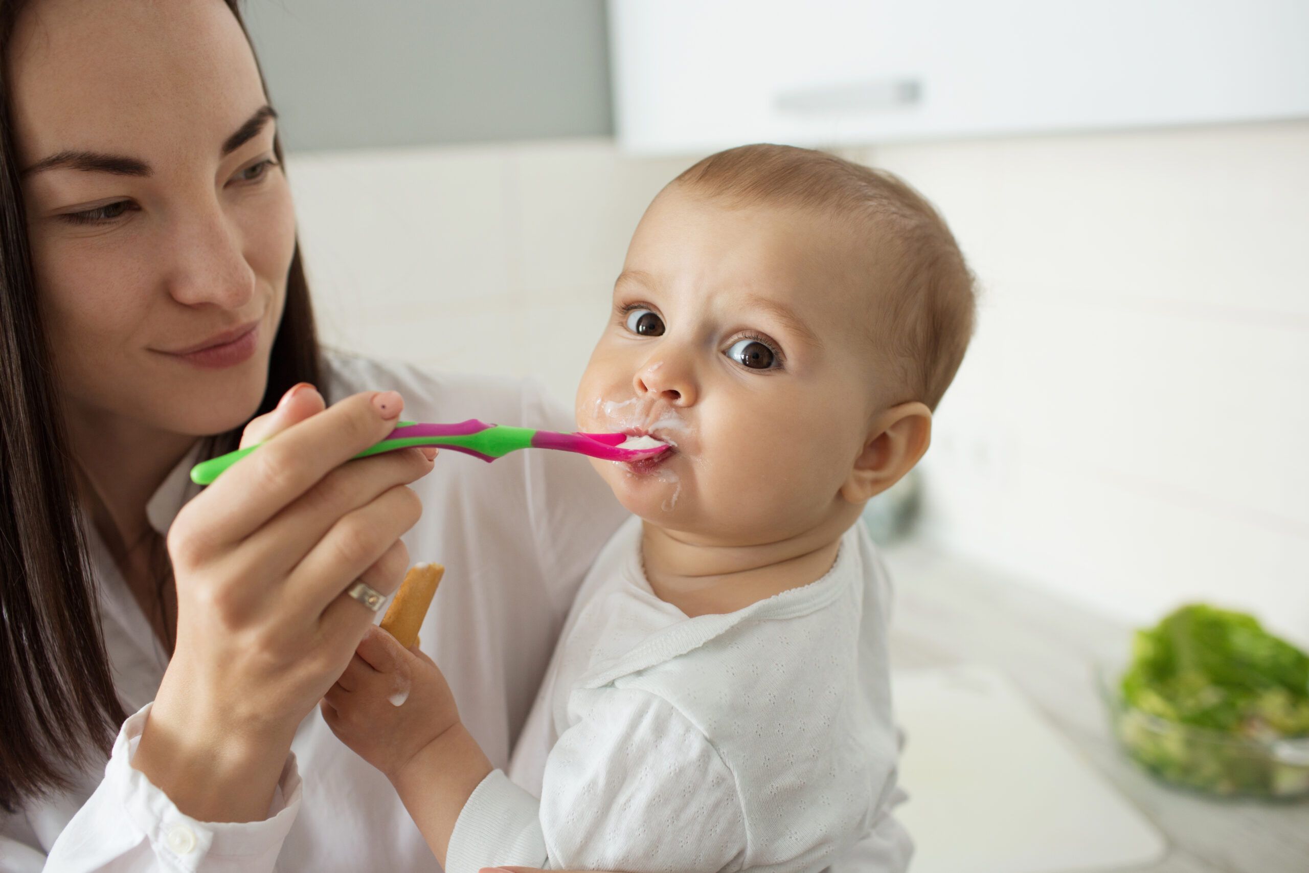 MPASI: Tips dan Saran dari Dokter untuk Pemberian Makanan yang Tepat pada Bayi
