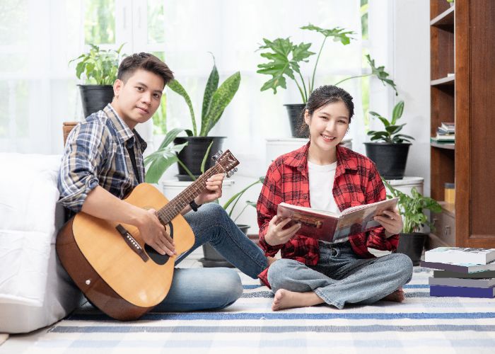 5 Zodiak Cowok yang Paling Suka Quality Time, Romantis Banget!