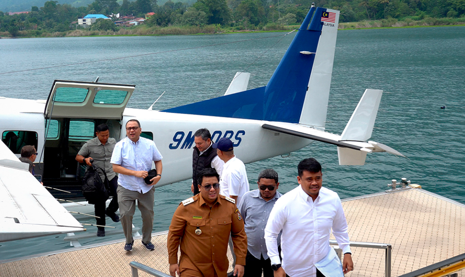 Transportasi Baru di Danau Toba, Bobby Nasution Jajal Pesawat Amfibi Perdana