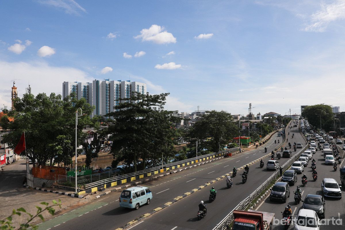 Jakarta Hari Ini Cerah, Tapi Jangan Lupa Bawa Payung Kecil Buat Jaga-Jaga