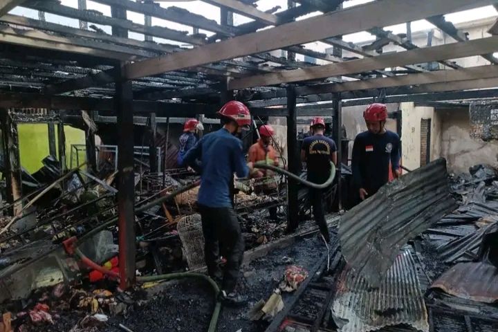 Kakek dan Cucu Tewas Terjebak Kebakaran di Parepare, 5 Rumah Ludes Terbakar