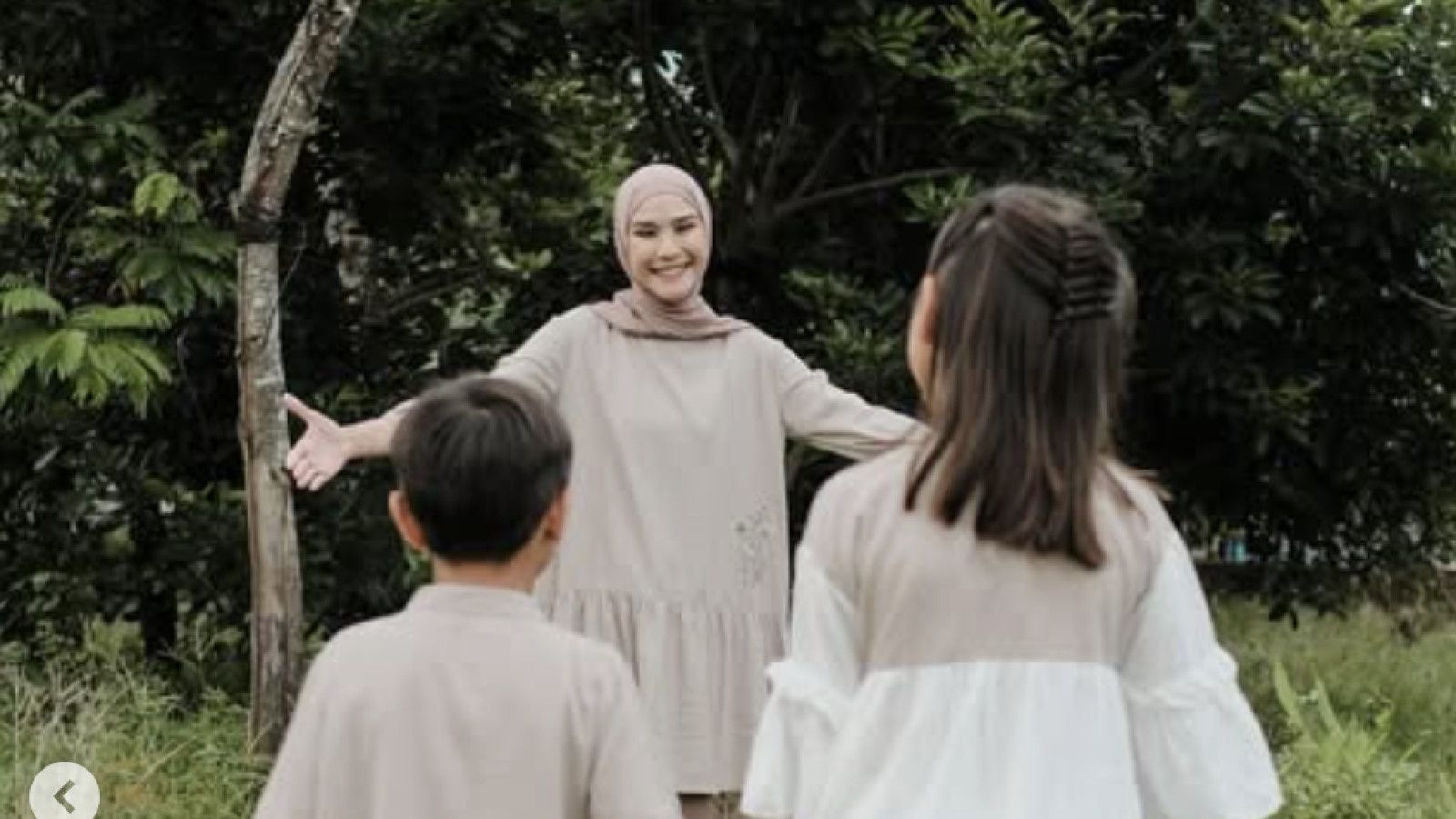 Zaskia Adya Mecca Minta Bantuan Publik Setelah Pengantar Anaknya Dipukul di Jalan