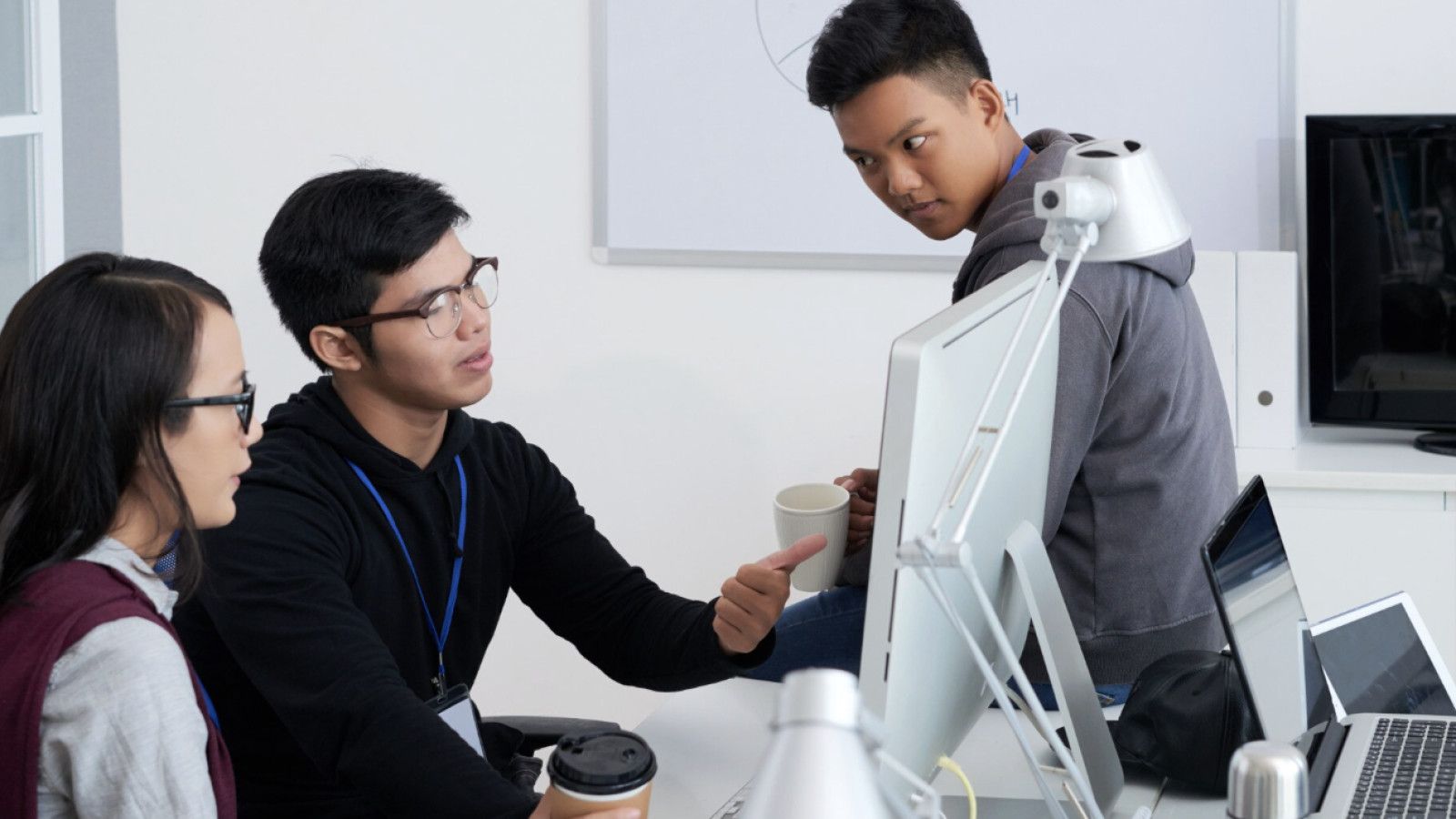 Dampak Teknologi Dalam Kehidupan Modern