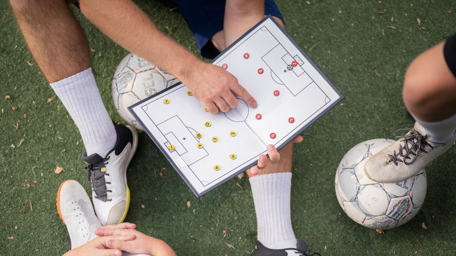 Transformasi Strategi Permainan Sepak Bola Modern di Eropa