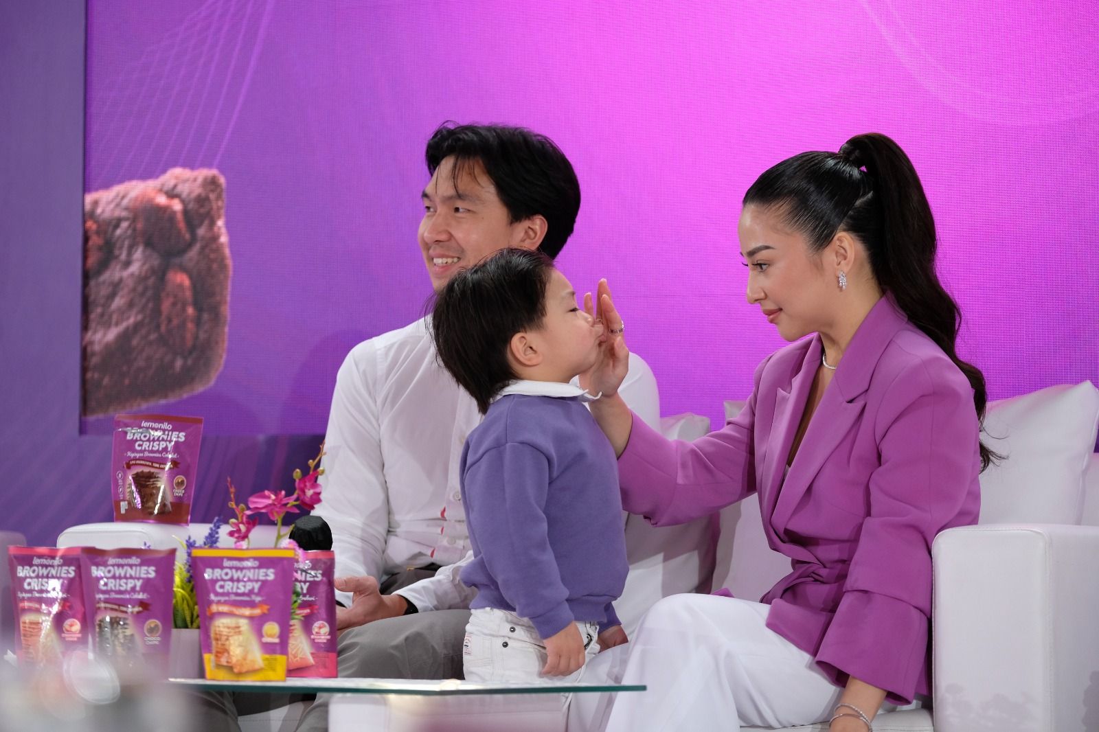 Nikita Willy Blak-blakan Rahasia Tetap Happy meski Jadi Ibu Itu Struggle