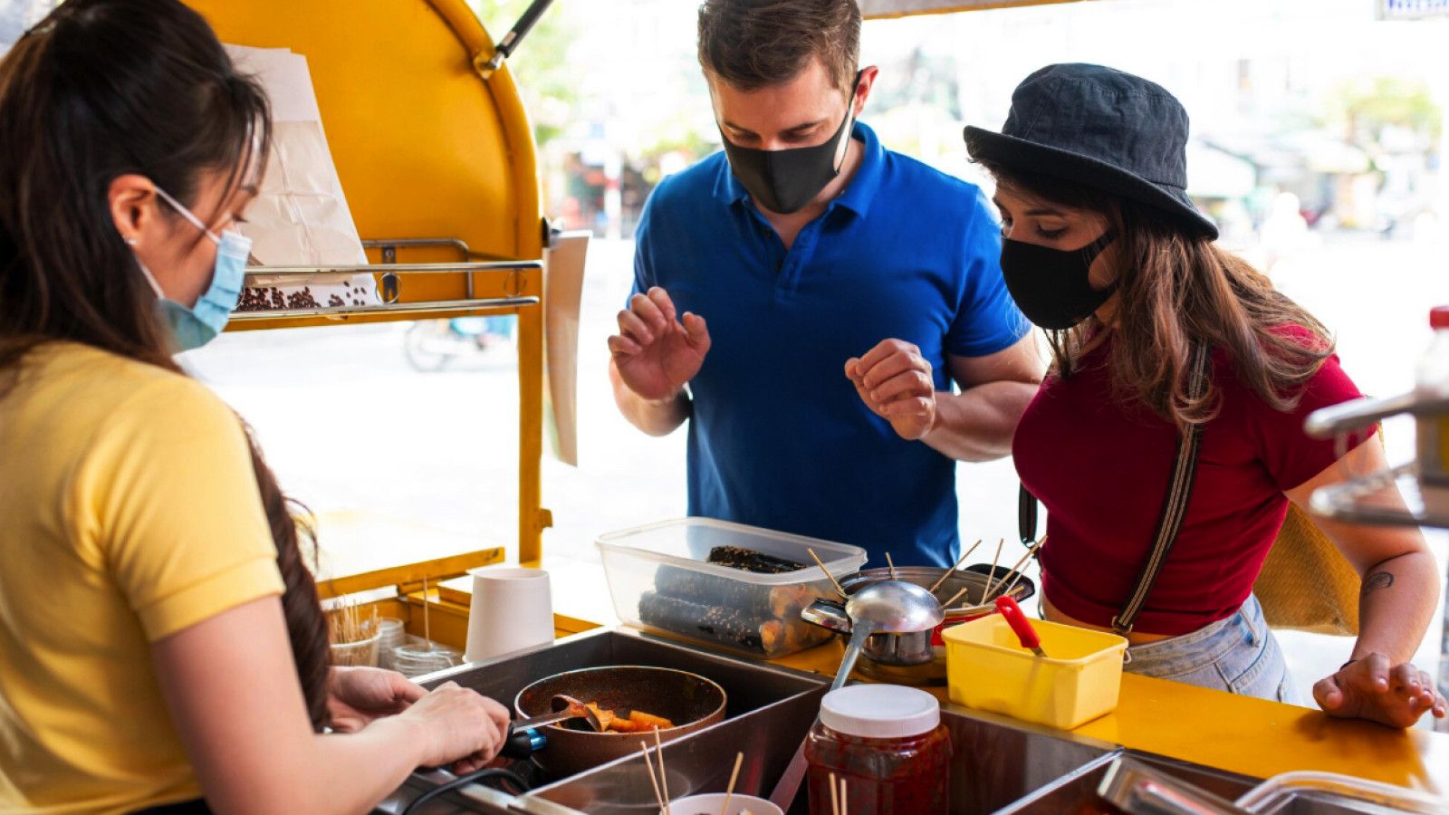 Menelusuri Surga Kuliner Jalanan di Jakarta