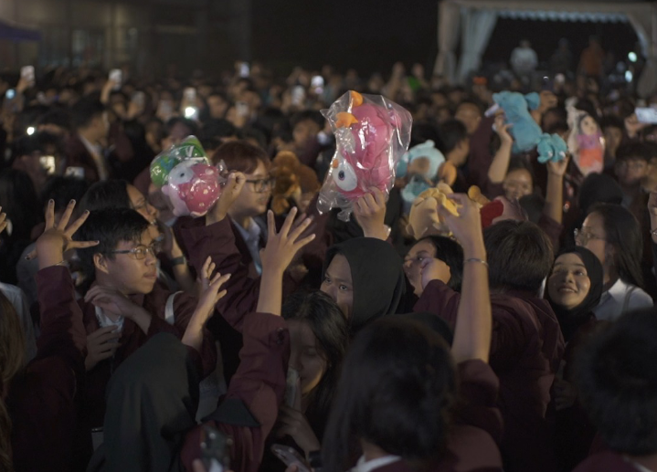 Aksi Berbagi Boneka Freshmen BINUS Malang, Menjadi Bukti Generasi Peduli