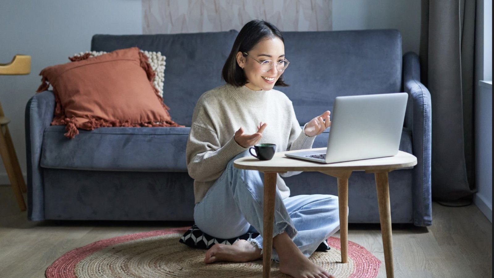 Fenomena Bekerja dari Rumah: Keuntungan dan Tantangan di Era Pandemi