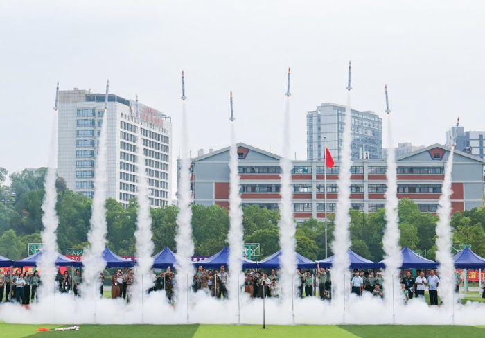 Keren! 2 Mahasiswa Unhan RI Wakili Indonesia di Forum Militer Dunia