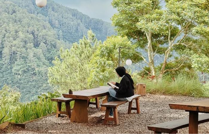 5 Cafe Unik di Bandung yang Wajib Kamu Kunjungi