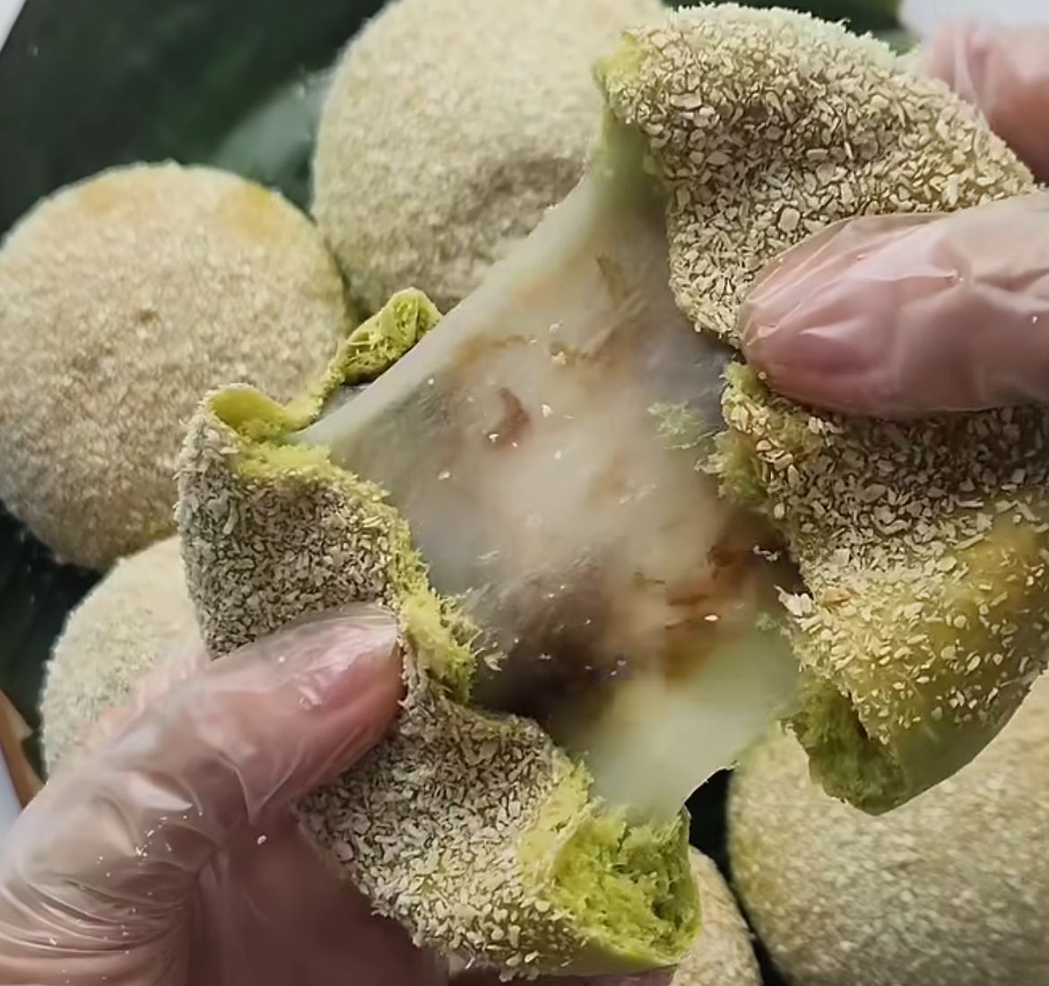 Resep Mochi Klepon Buns: Dari Jajanan Pasar Jadi Dessert Kekinian