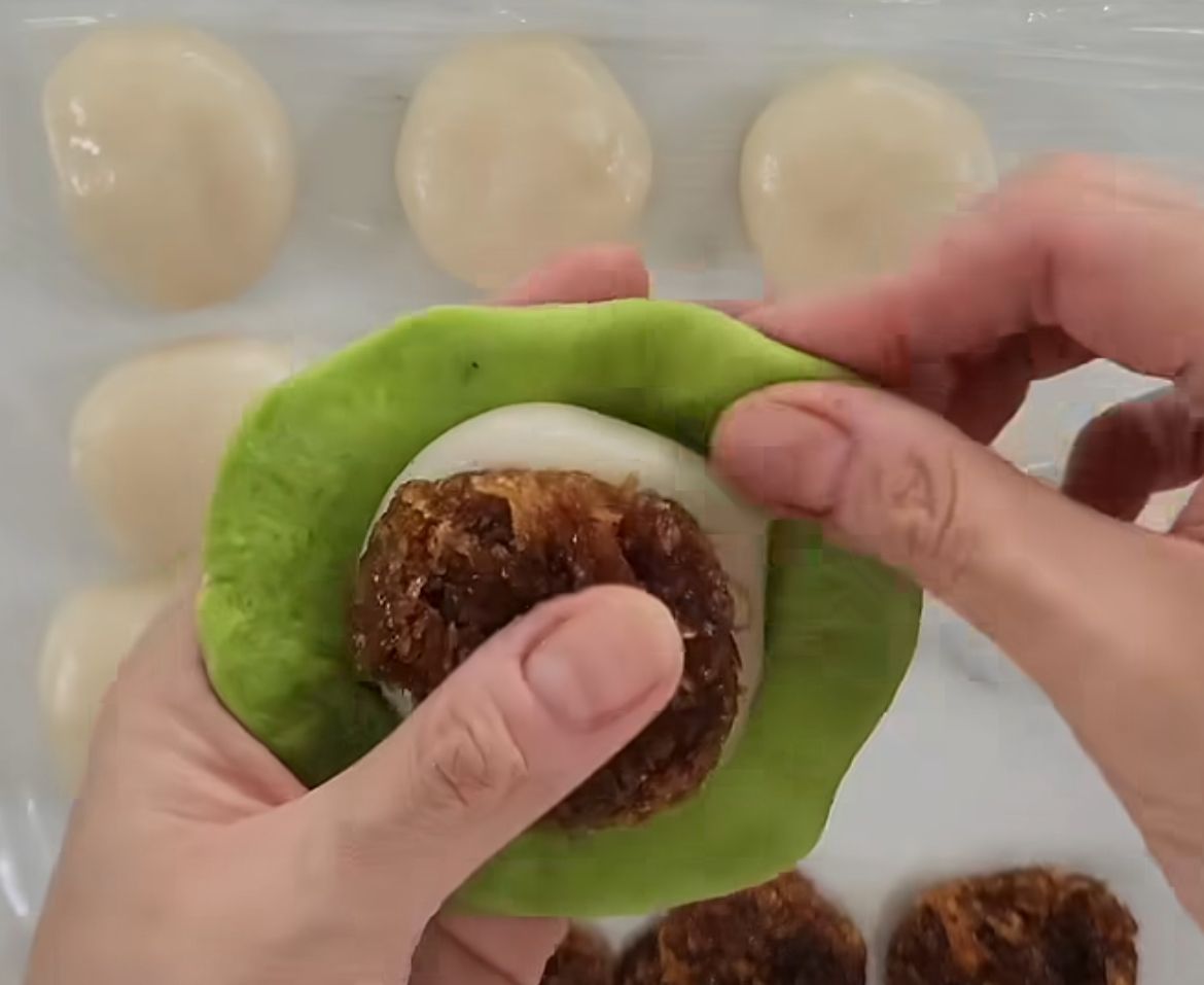 Resep Mochi Klepon Buns: Dari Jajanan Pasar Jadi Dessert Kekinian