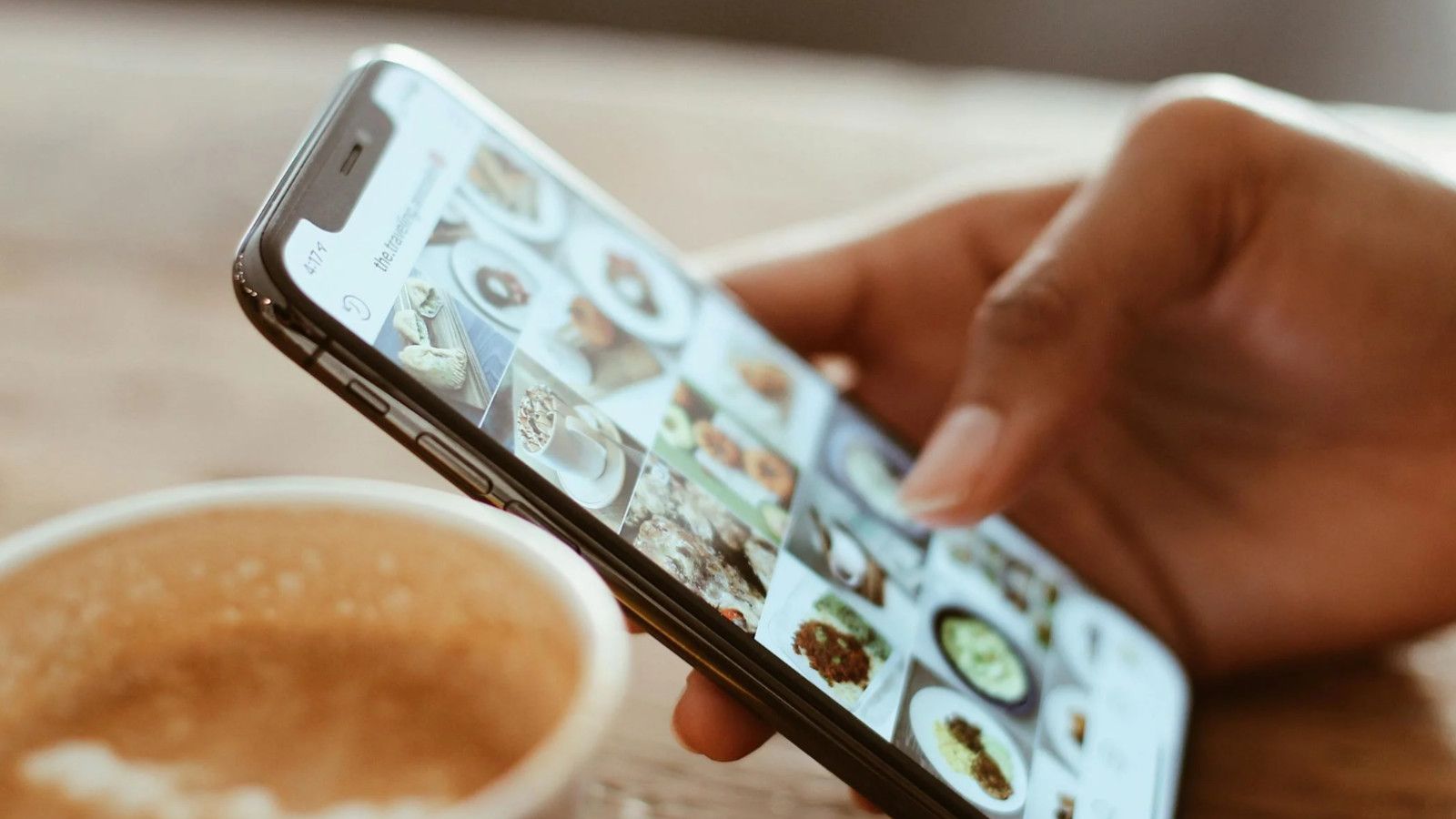 Pentingnya Literasi Digital bagi Generasi Muda di Era Informasi
