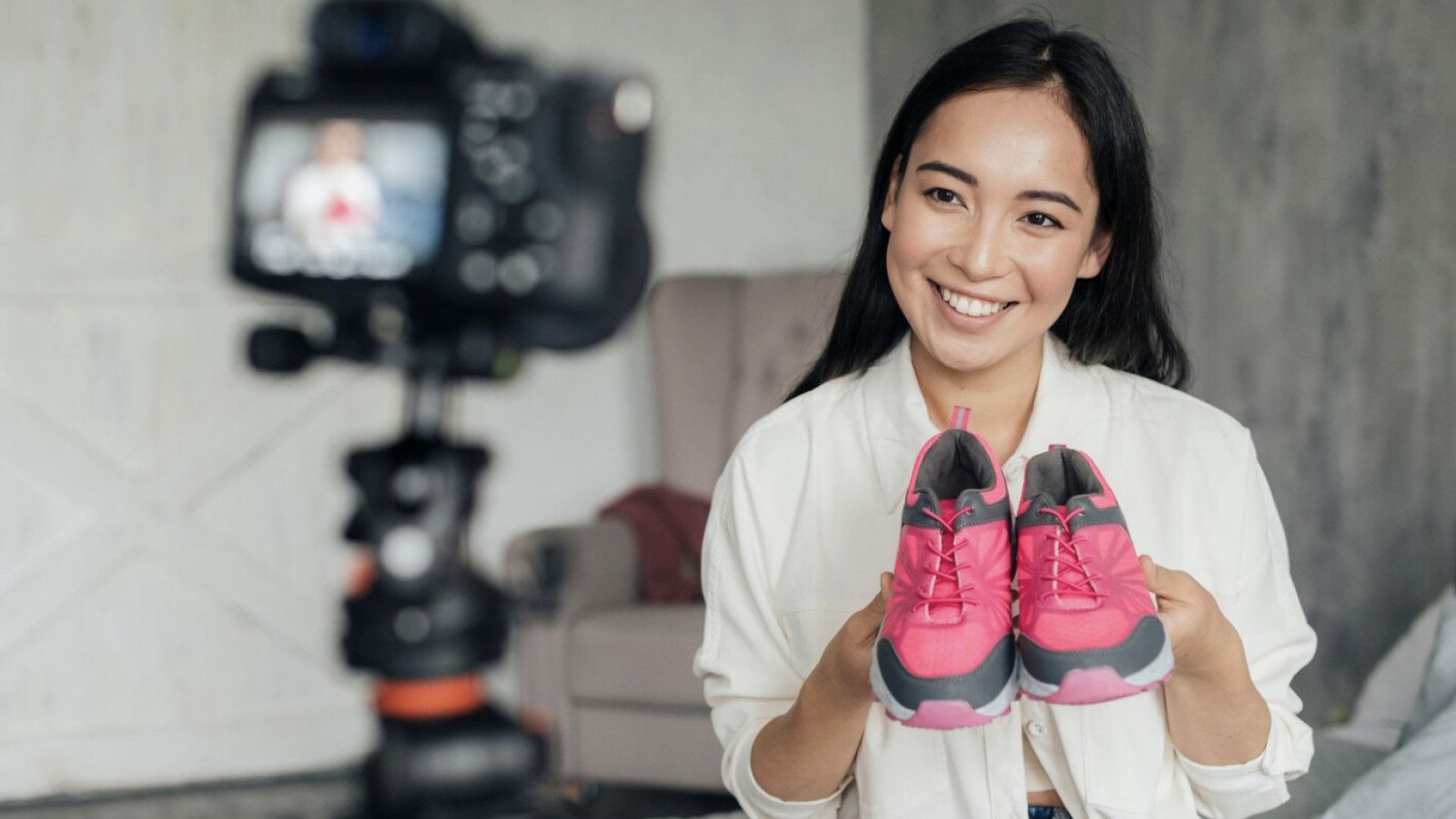 Fenomena Content Creator di Era Digital Indonesia