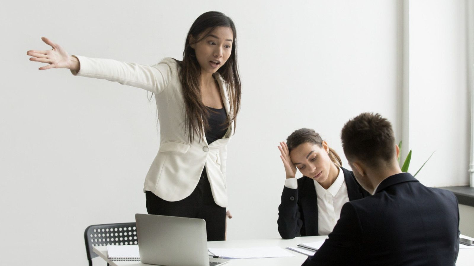 Dampak Micromanagement dalam Dunia Kerja