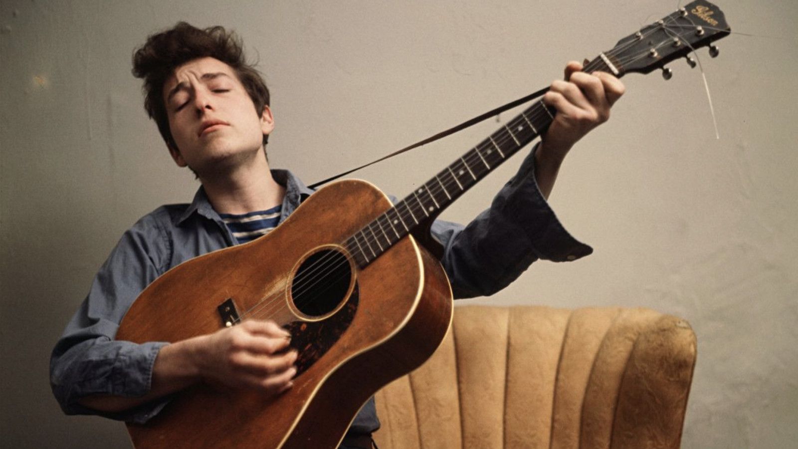 Bob Dylan: Menggugah Kesadaran Melalui Musik
