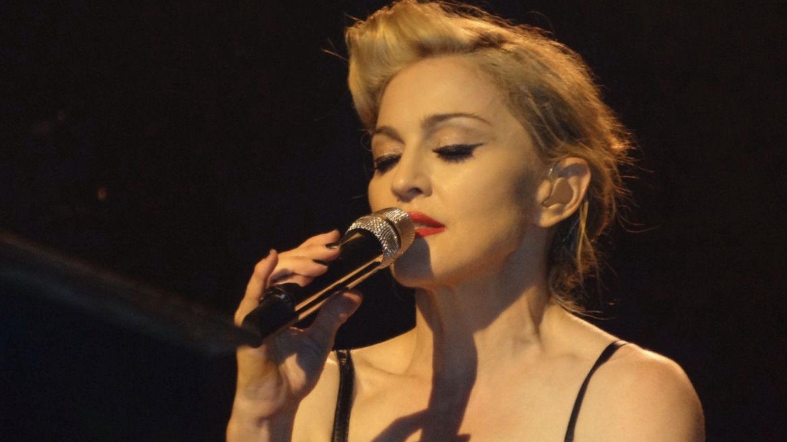Madonna: Ikon Abadi yang Terus Bertransformasi