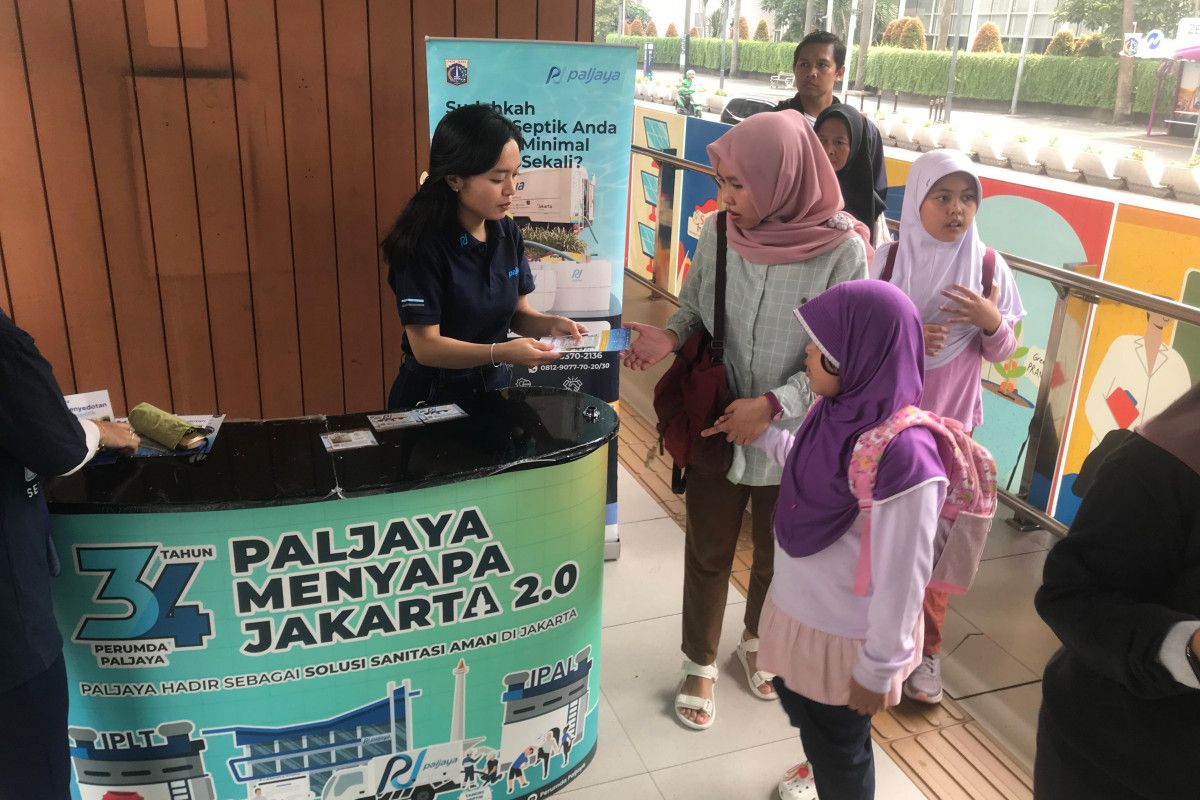Perumda Paljaya Tingkatkan Kesadaran Sanitasi Aman Lewat Kegiatan di Halte Bundaran HI