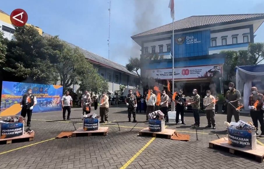 Bea Cukai Jatim II Musnahkan 7,11 Juta Batang Rokok Ilegal: Langkah Tegas Selamatkan Miliar Rupiah Uang Negara
