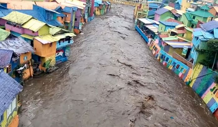 Banjir Kota Pelajar: Antara Nostalgia Hujan dan Sampah yang Tak Kunjung Usai