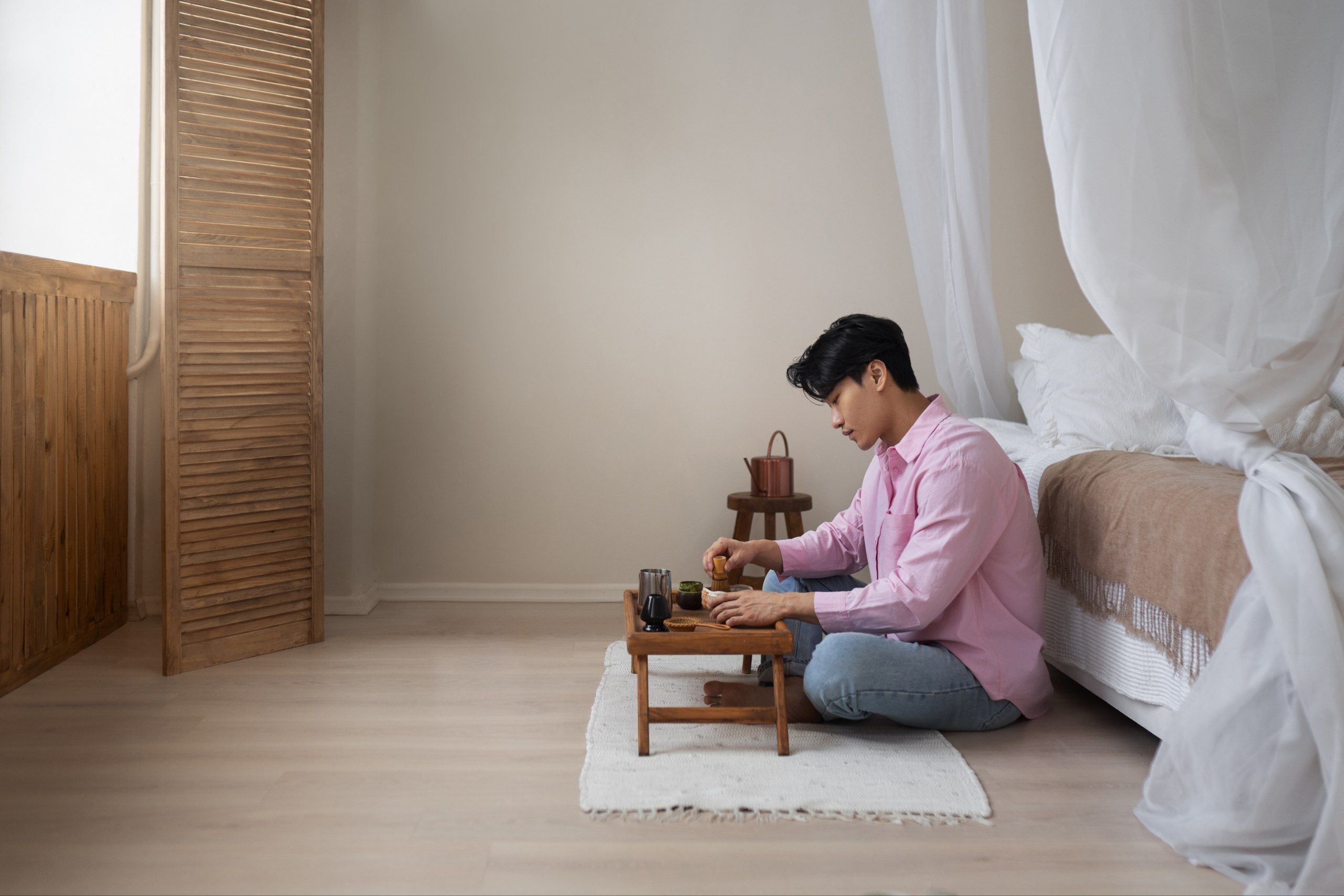5 Zodiak Cowok Paling Nyaman di Rumah Daripada Keluar