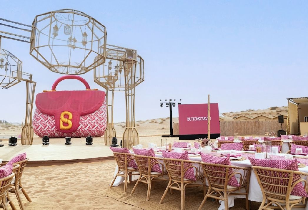 5 Fakta Menarik Buttonscarves Melenggang ke Dubai, Runway di Tengah Gurun Pasir