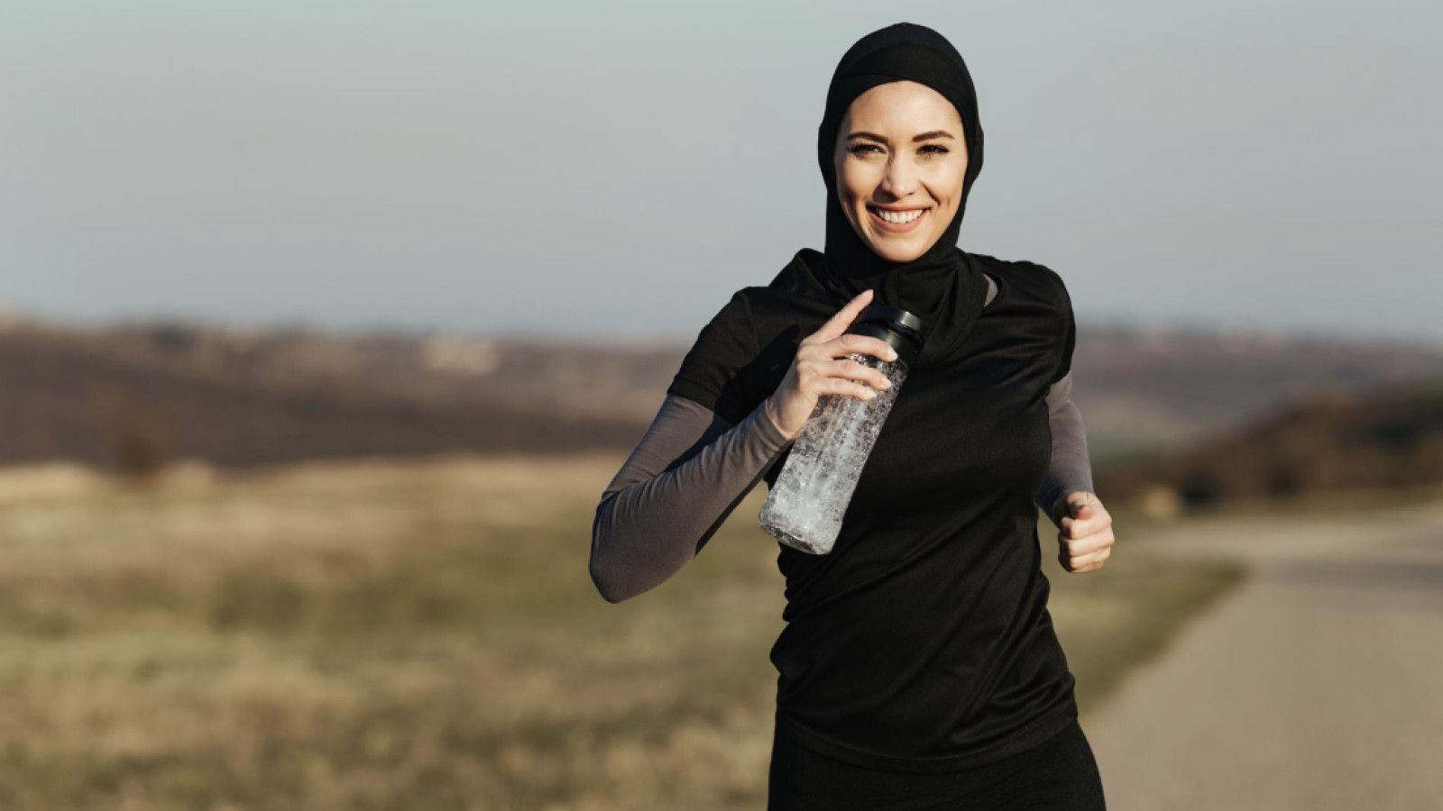 Inpirasi Outfit Sporty untuk Hijabers: Tampil Stylish dan Nyaman