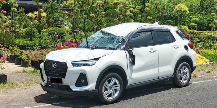 Kecelakaan Tunggal, Mobil Rocky Terguling Saat Melaju di Jalan Ring Road Manado