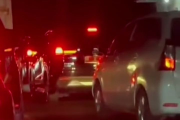 Viral Mobil Dinas Wabup Maros Diduga Lawan Arah-Terobos Macet, Begini Klarifikasinya