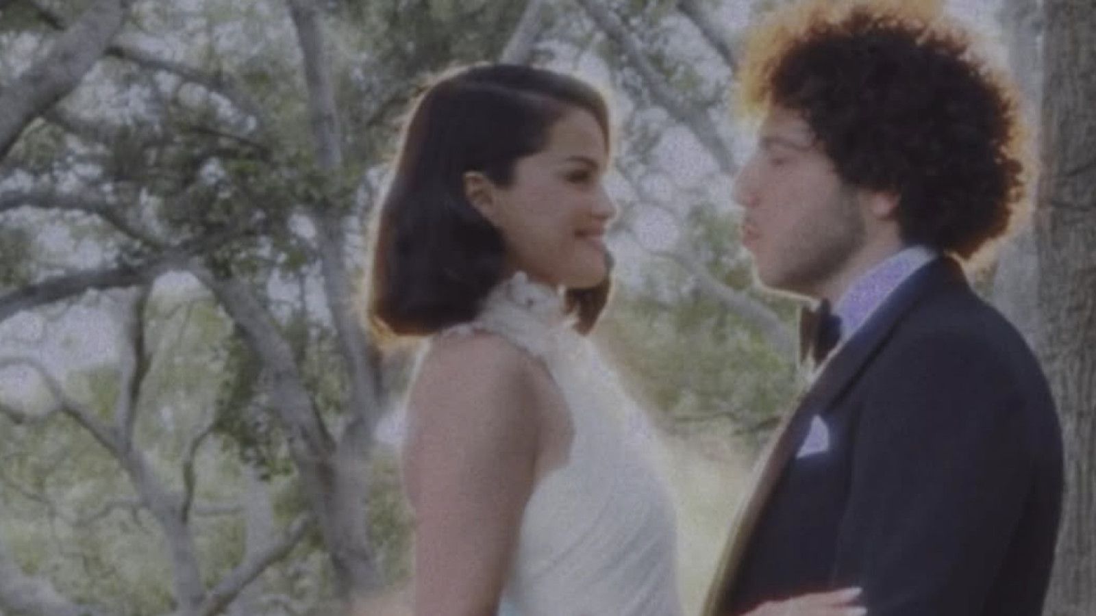 Selena Gomez Menikah: Momen Bahagia dengan Benny Blanco