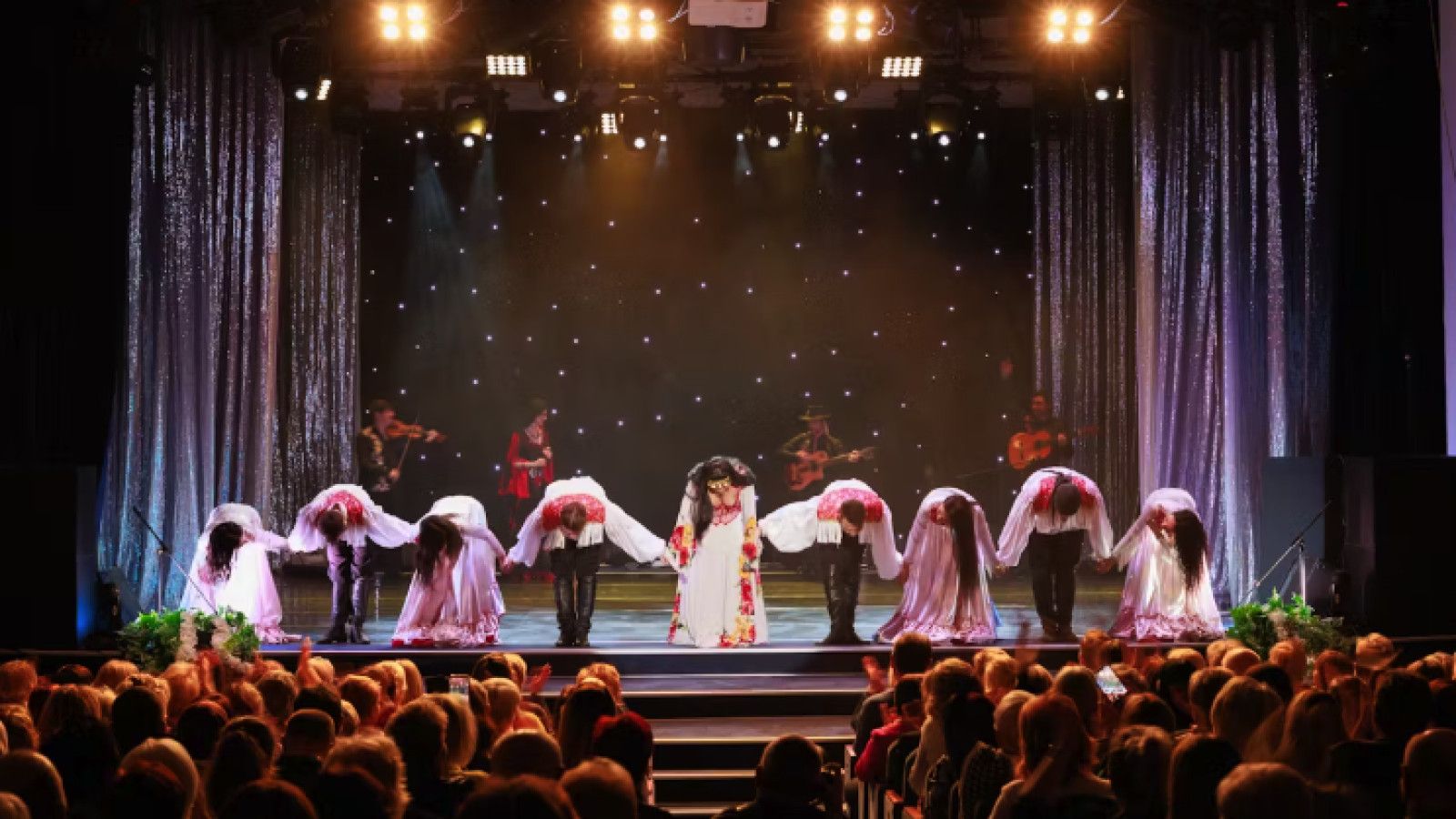 Peran Teater dalam Budaya dan Masyarakat Indonesia