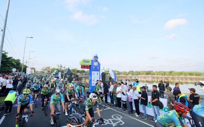 394 Peserta dari 9 Negara Taklukkan Rute Epic Bluefire Ijen KOM 2025
