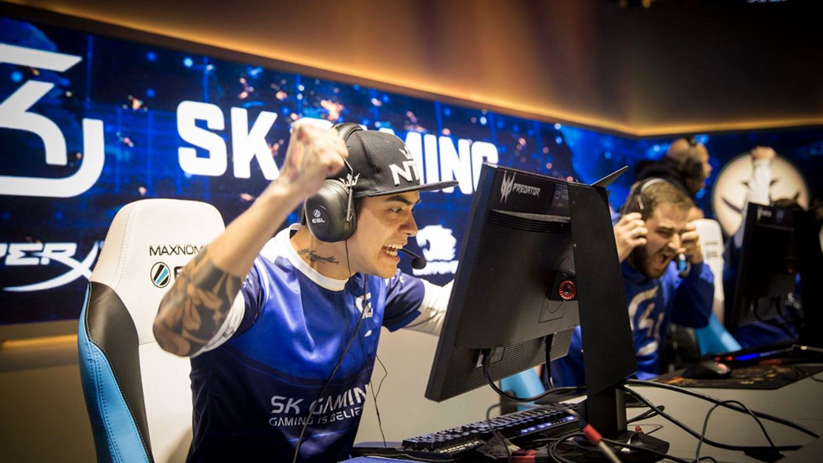 Perkembangan E-Sports di Indonesia: Peluang dan Dampak Sosial