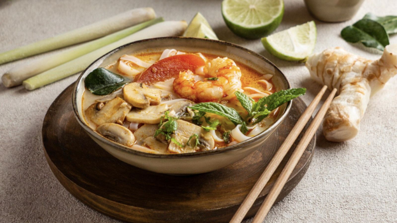 Resep Mudah Sup Ayam Hangat untuk Musim Hujan