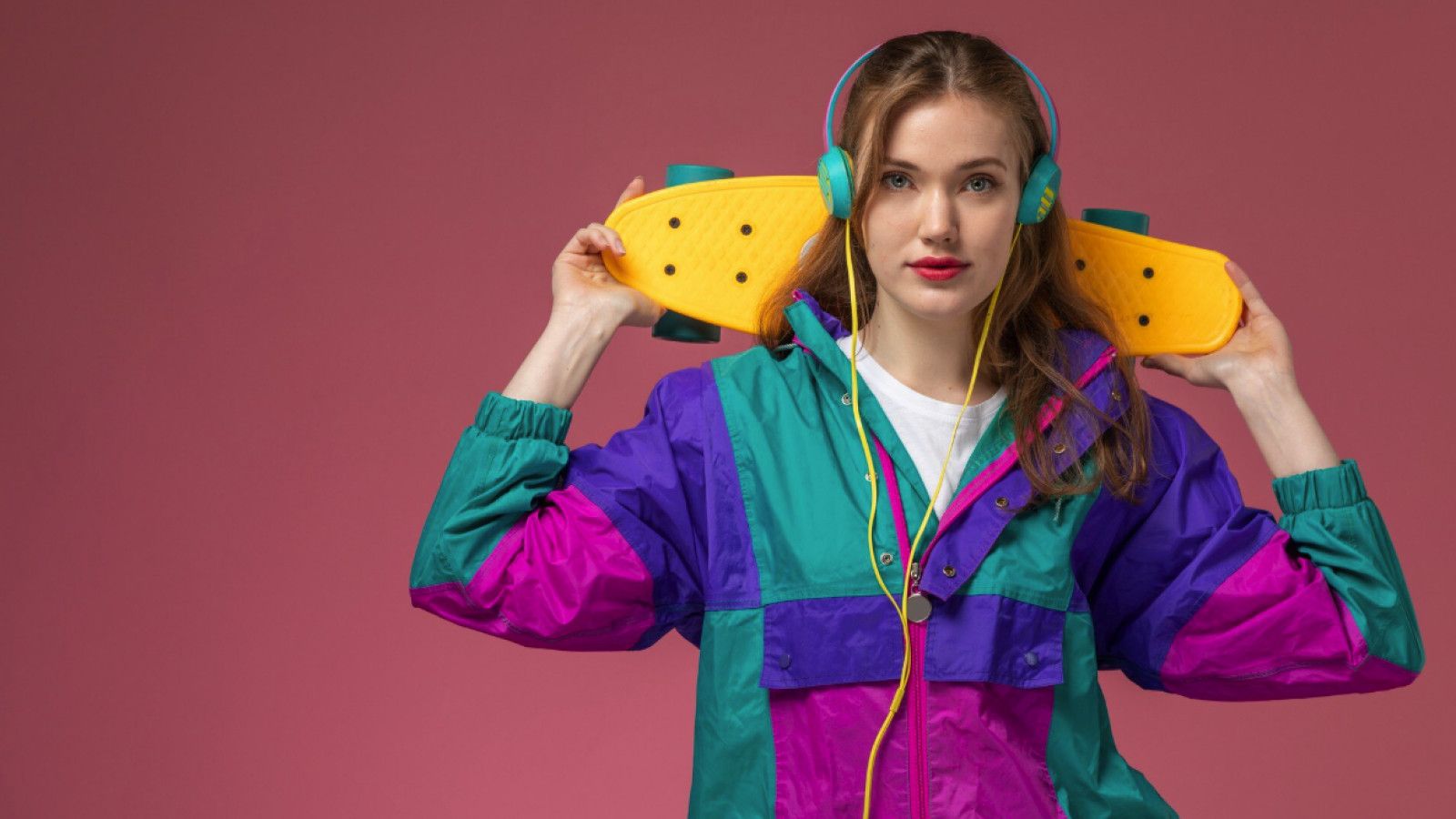 Pop Color Outfit: Tren Fashion Cerah yang Mempengaruhi Suasana Hati