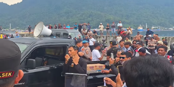 Wartawan Sangihe Gelar Aksi Solidaritas depan PSDKP Tahuna, Kecam Aksi Penganiyaan Pada Anggotanya