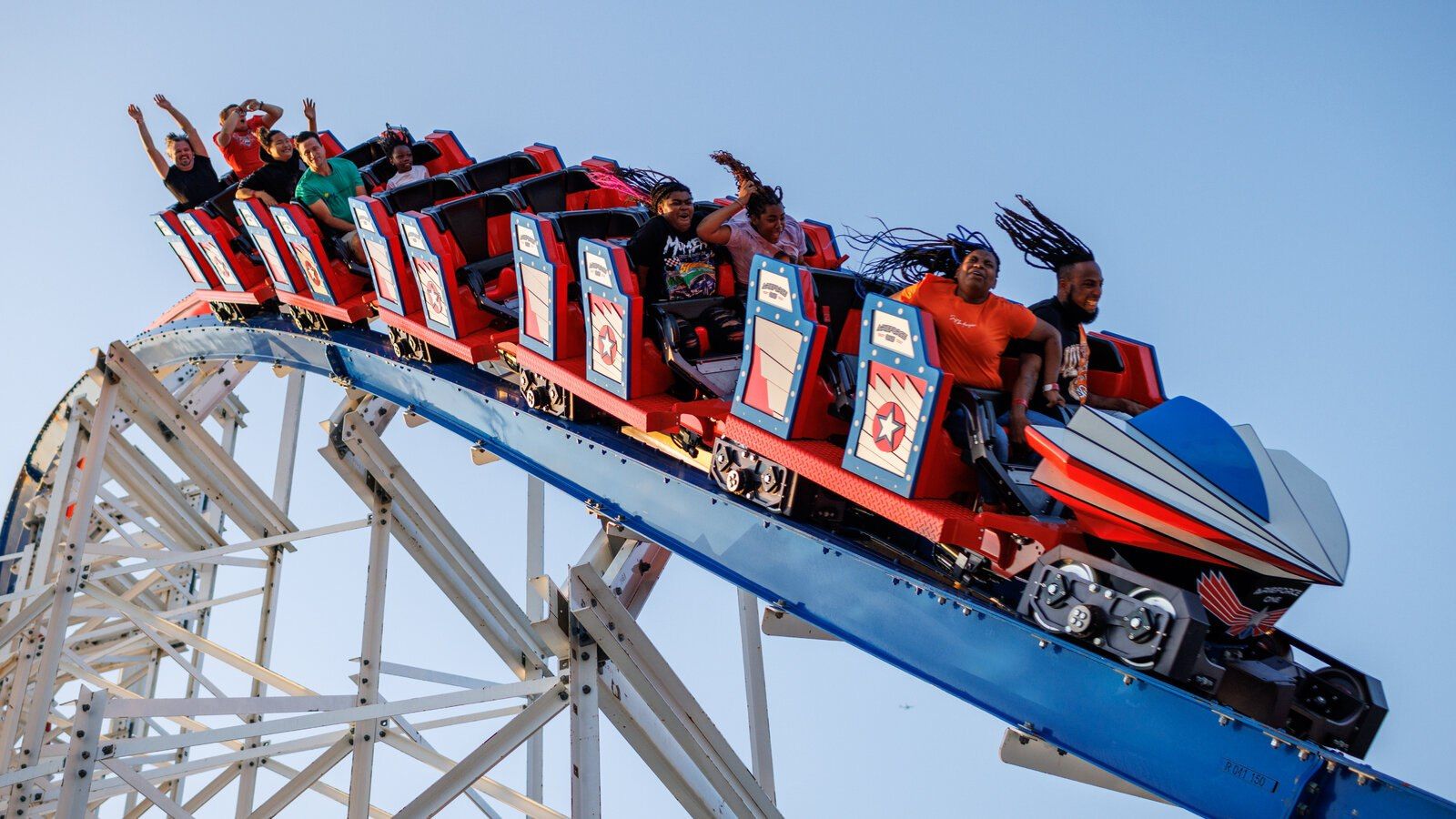 5 Arti Mimpi Naik Wahana Roller Coaster Menurut Primbon Jawa