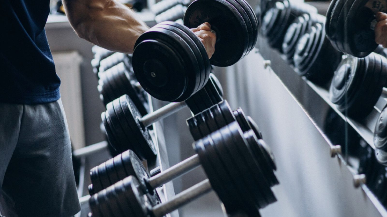 Panduan Memulai Angkat Beban di Gym untuk Pemula