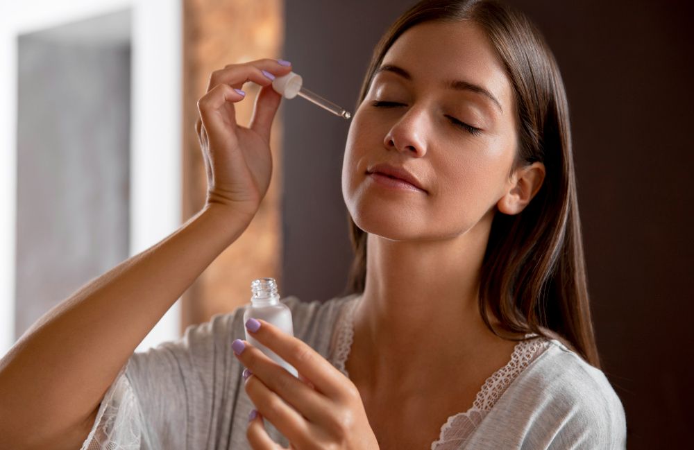 Kulit Kamu Sensitif? Coba Bakuchiol, Retinol Alami yang Sedang Jadi Favorit!