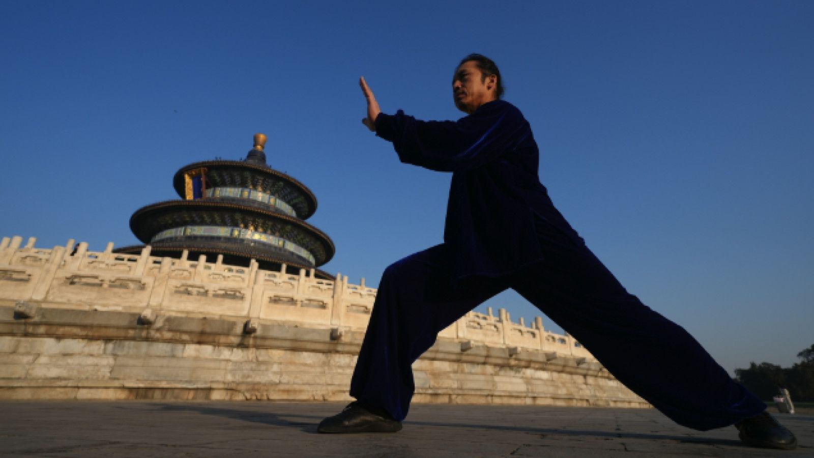Tai Chi: Seni Bela Diri yang Menyehatkan Tubuh dan Jiwa di Indonesia