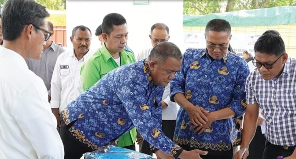 Seragam Baru untuk Anak Sultra: 17.500 Siswa SMA Mulai Terima Bantuan